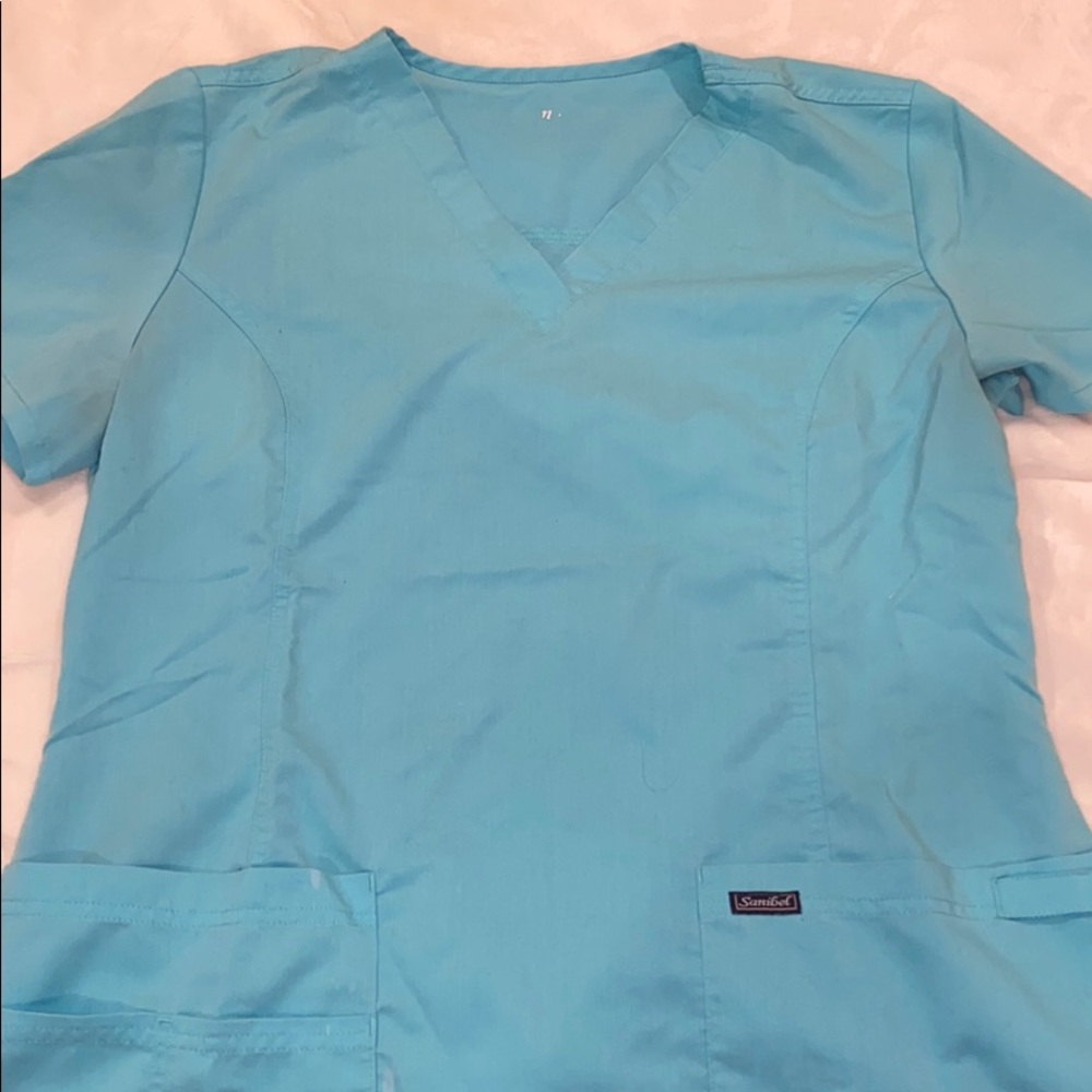 Sanibel scrub top size large